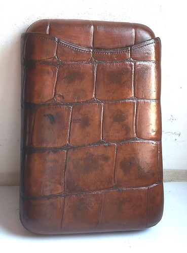 Antique crocodile leather - antique,