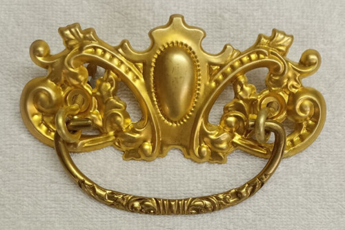 Drawer pull cast brass - w/,
