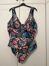 Pretty Magisculpt 28 Swimming