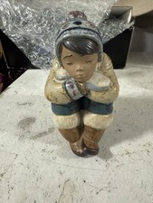 LLADRO "Pensive Eskimo Boy"