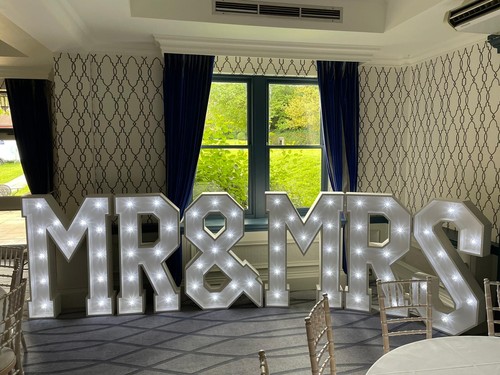 Light letters hire - up,