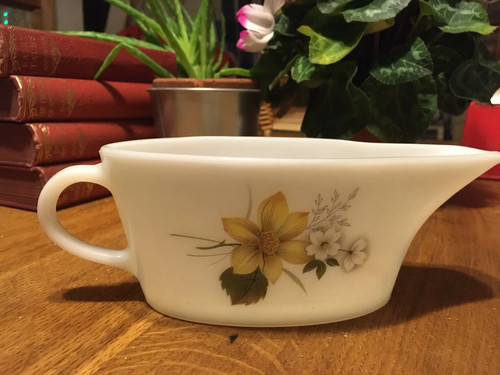 Pyrex autumn glory - autumn, gravy