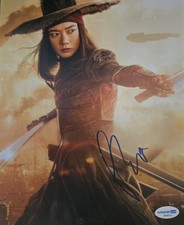 DOONA BAE signed 20X25cm