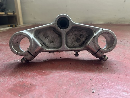Aprilia bottom yoke - rs,
