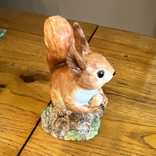 Aynsley red squirrel 1975