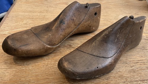 Job lot vintage wooden shoe - lot,