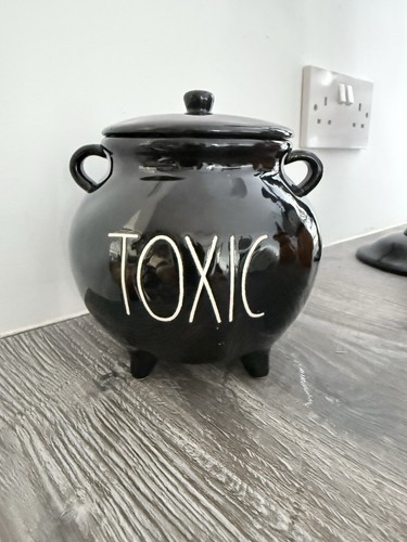 Rae dunn magenta toxic candle - dunn,