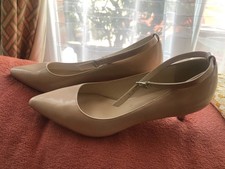 Beautiful nude patent ankle