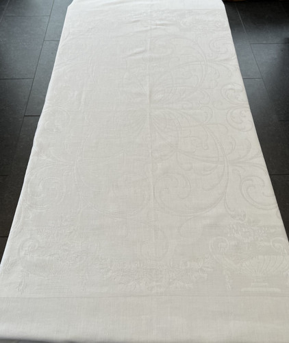Vintage white damask - -,