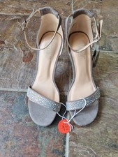 ladies sandles size 3