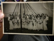 PRETTY GIRLS AROUND THE MAYPOLE, LITTLE HUYTON 1948. ORIGINAL PHOTO 14x8cm App
