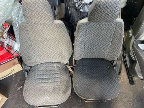 Land rover defender pair front - land,