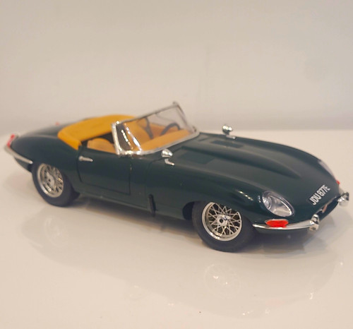 Jaguar type green tan - e-type, 1:18