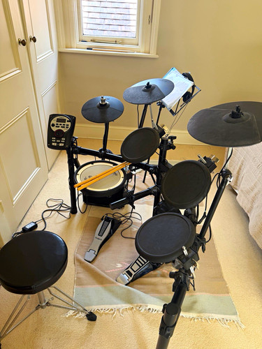 Roland v drums - td-11, v-drums