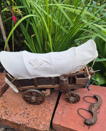 Vintage hand crafted american - hand,