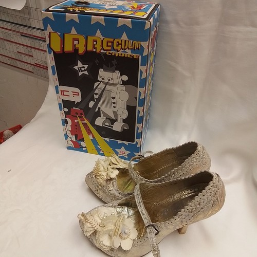 Irregular choice floral - choice,