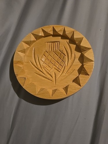 Wooden scottish thistle cookie - wooden,