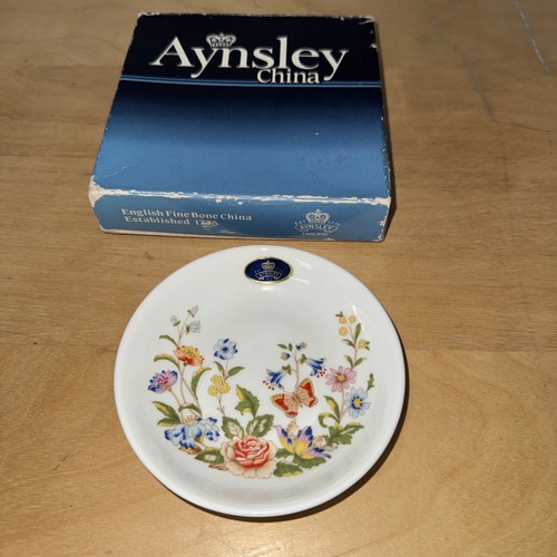 Vintage aynsley cottage - vintage, garden