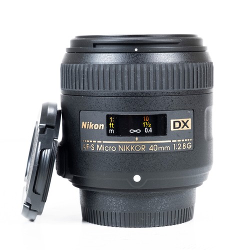 Nikon 40mm g - f/2.8,