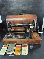 Vintage Large Singer 99k