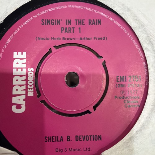 Sheila devotion singing in - sheila,