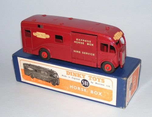 Dinky toys 581 - #581, maudsley