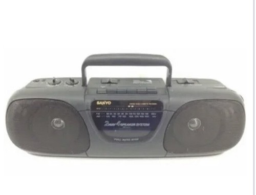 Sanyo radio cassette - sanyo,