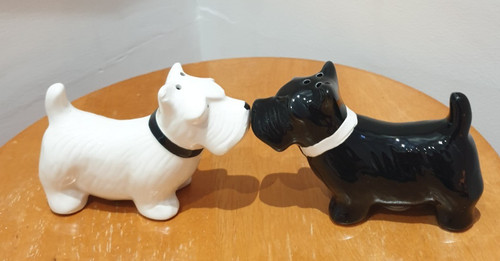 Black white scotty dogs salt - dogs,