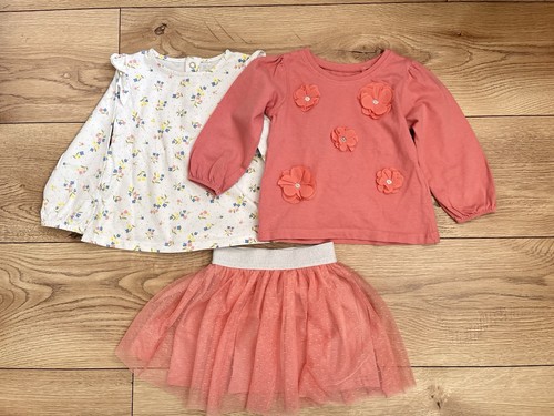 Baby girls months outfit - 9-12,