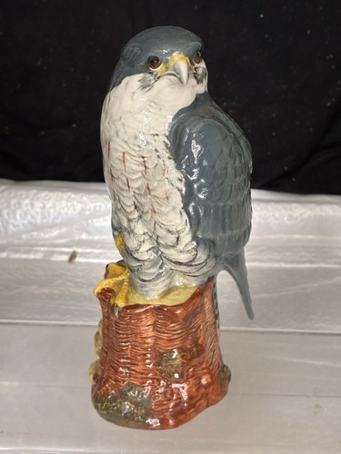 Peregrine falcon royal doulton - falcon,