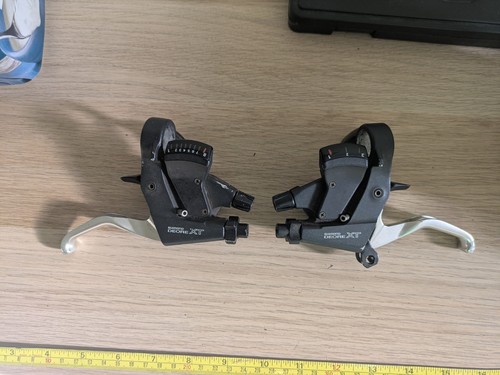 Shimano deore m739 3x8 - st-m739,