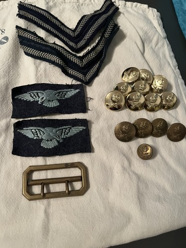 Ww2 brass buttons - brass,