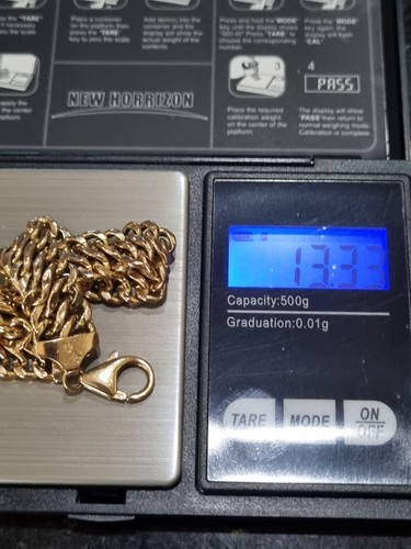 9ct gold bracelet pre-owned