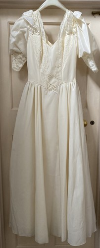 Retro 1980s ivory wedding - ivory,