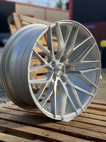 Inovit blitz alloy wheels - 20",