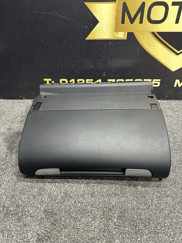 Audi glove box - 03/13,