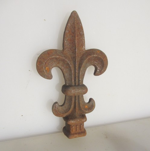 Vintage iron finial fence top - vintage,
