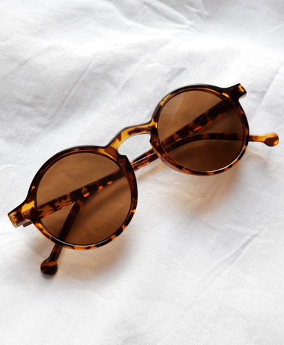 Yacht tortoiseshell brown - yacht,
