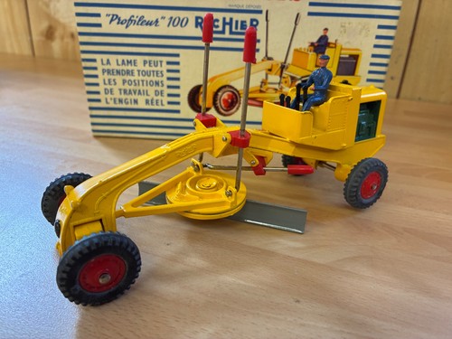 Dinky supertoys no - (france),