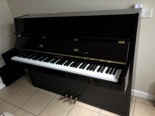 Upright piano acoustic - upright,