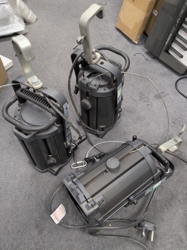 Selecon acclaim fresnel - 3x,
