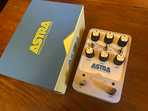 Universal audio astra - universal,
