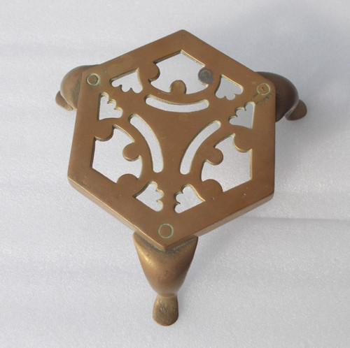 Trivet kettle stand - trivet, antique