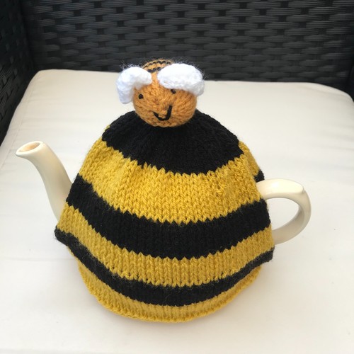 Hand knitted bee - cosy, for