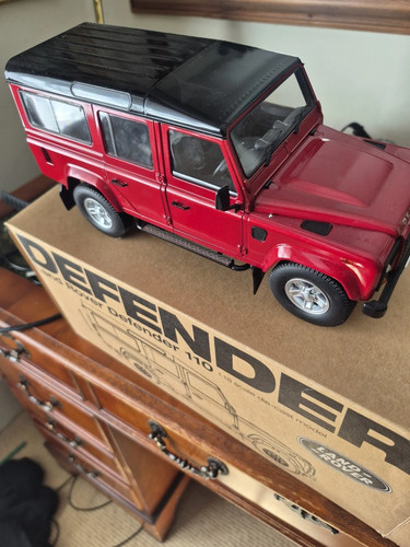 Scale model land rover - 1:18,