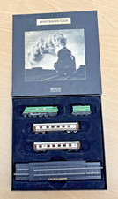 Golden arrow train - golden,