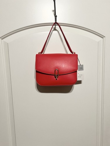 New day red - handbag, converts