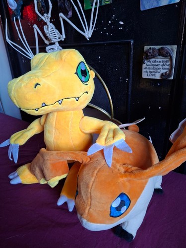 Agumon and patamon - agumon,