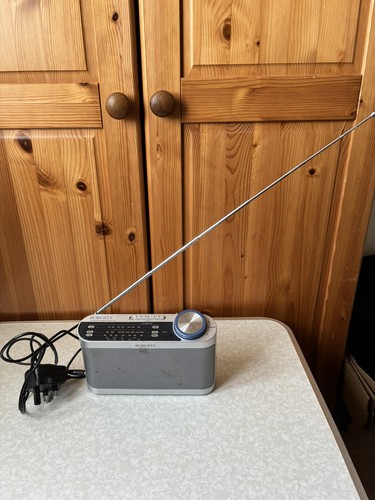 Roberts portable mains - , or