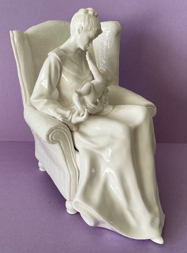 Royal worcester figure hush - royal,